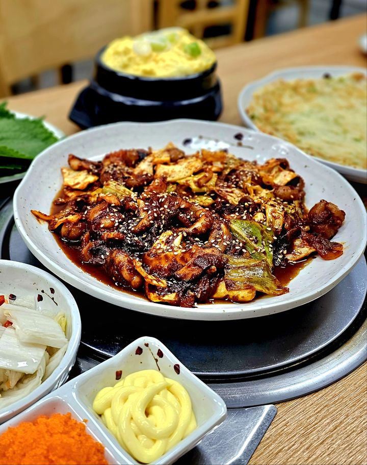 '군산쭈구미집'의 '불맛 쭈구미볶음' *재판매 및 DB 금지