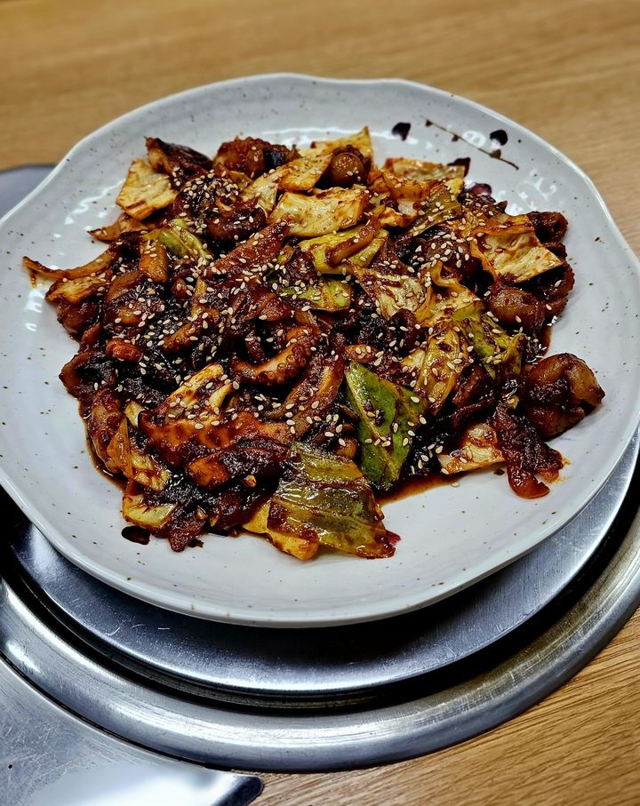 '군산쭈구미집'의 '불맛 쭈구미볶음' *재판매 및 DB 금지