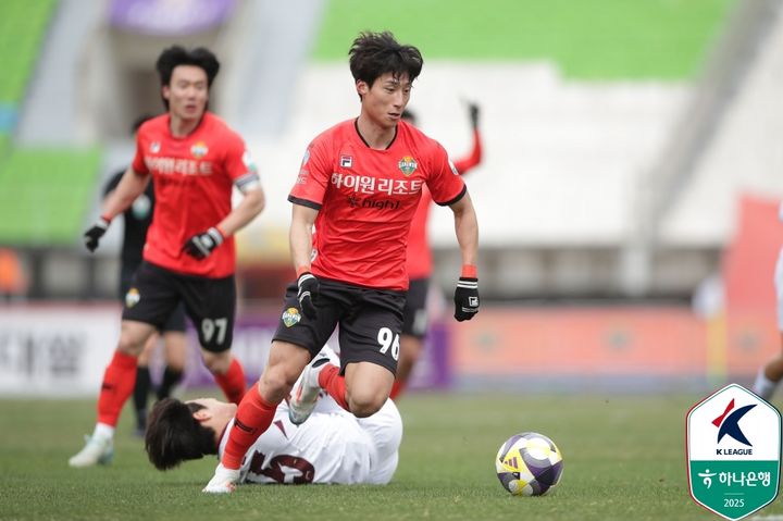 [서울=뉴시스]K리그1 강원 최병찬. (사진=한국프로축구연맹 제공)