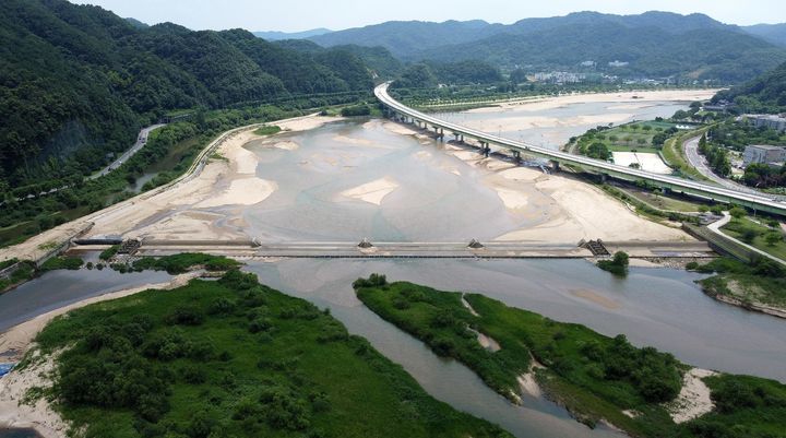 [합천=뉴시스] 경남 합천군은 2026년까지 국비 81억원을 확보해 합천수중보 정비에 본격 착수한다고 15일 밝혔다. (사진=합천군 제공) 2025.04.15. photo@newsis.com *재판매 및 DB 금지