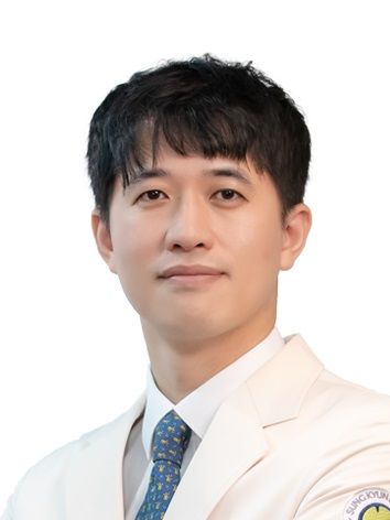 [창원=뉴시스]삼성창원병원 유방·갑상선암센터 최희준 센터장.(사진=삼성창원병원 제공) 2025.04.15.photo@newsis.com *재판매 및 DB 금지