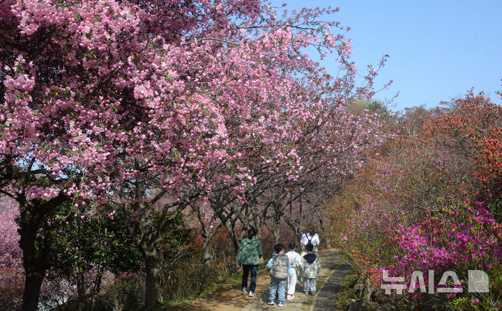 구름 많은 울산, 한낮 최고 22도 '포근'…"큰 일교차 주의"