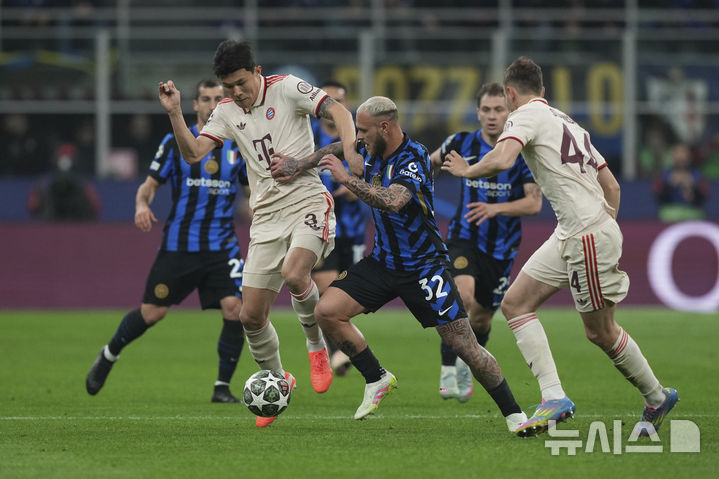 [밀라노=AP/뉴시스]UCL 4강 진출 실패한 뮌헨 김민재. 2025.04.16.