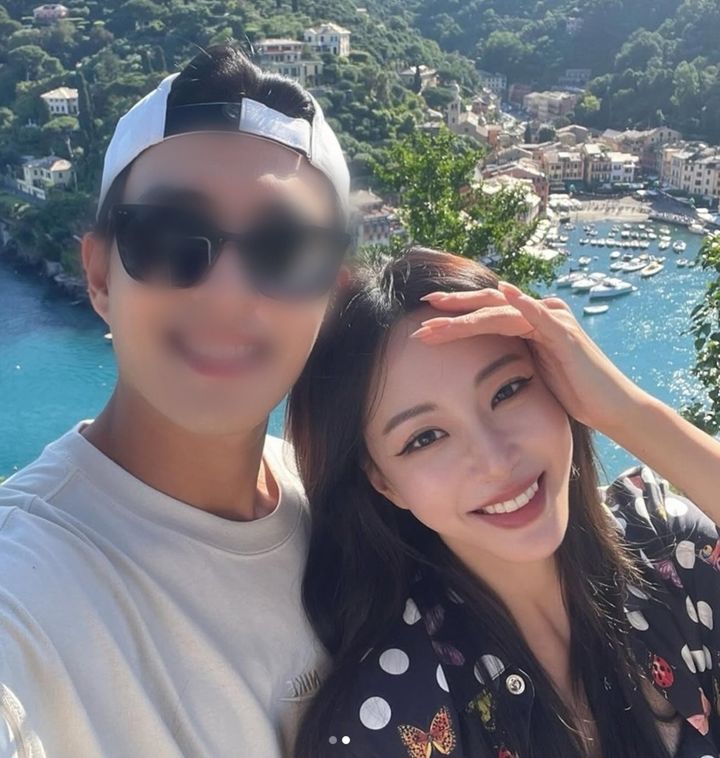 [서울=뉴시스] 배우 한예슬(오른쪽)이 남편을 공개했다. (사진=한예슬 인스타그램 캡처) 2025.04.17. photo@newsis.com *재판매 및 DB 금지