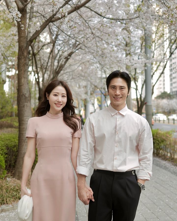 [서울=뉴시스] 아내 조유리(왼쪽)·김재우 (사진=인스타그램 캡처) 2025.04.17. photo@newsis.com *재판매 및 DB 금지