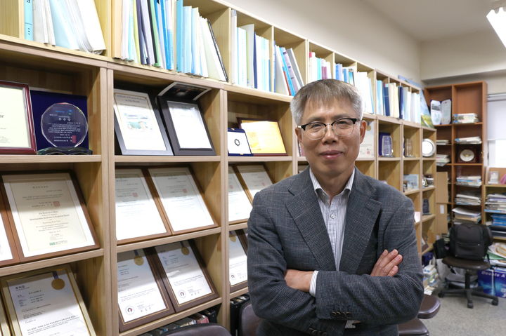 [울산=뉴시스] 구미현 기자 = 울산대 이병규 교수 (울산대 제공) photo@newsis.com *재판매 및 DB 금지