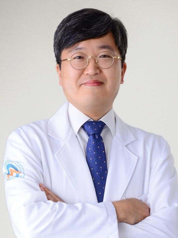 [울산=뉴시스] 울산대병원 정형외과 박기봉 교수. (사진=울산대병원 제공) 2025.04.17. photo@newsis.com *재판매 및 DB 금지