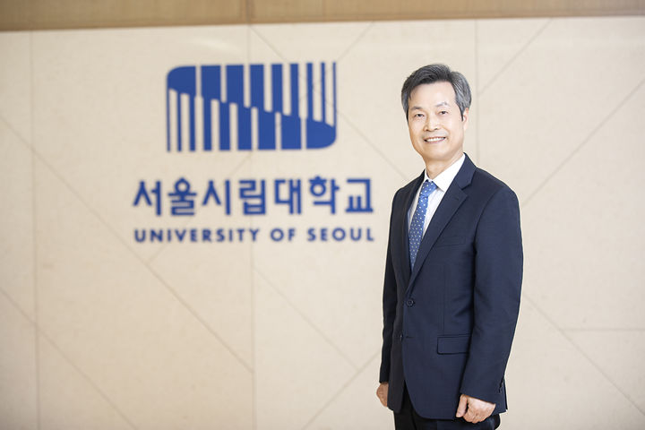 서울시립대가 4개 대학과 컨소시엄을 구성했다. 사진은 서울시립대 원용걸 총장. (사진=서울시립대 제공) *재판매 및 DB 금지