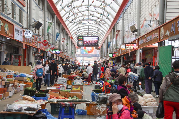 [양양=뉴시스] 양양전통시장 모습.(사진=양양군 제공)photo@newsis.com *재판매 및 DB 금지