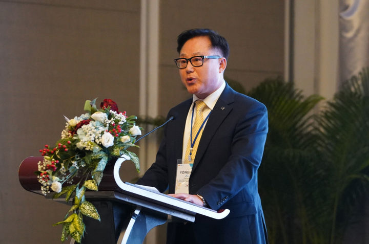 [서울=뉴시스]주용학 서울시 시민감사옴부즈만위원장,2023 IOI 아시아 지역 회의 및 국제세미나(2023.7.11., 태국 방콕). 2025.04.18. (사진=서울시 시민감사옴부즈만위원회 제공) *재판매 및 DB 금지