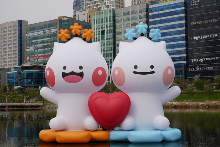 미사호수공원에 설치된 하남이와 방울이 캐릭터. (사진=하남시 제공) photo@newsis.com *재판매 및 DB 금지