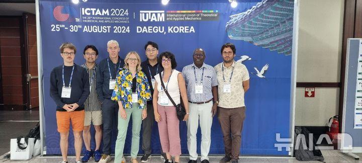 [전주=뉴시스]윤난슬 기자 = 전북대학교는 최근 프랑스 국립과학연구원(CNRS)과 과학기술 분야 연구협력 강화를 위한 업무협약을 체결했다고 18일 밝혔다.(사진=전북대 제공)