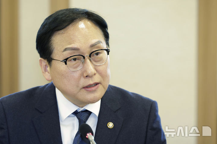 [서울=뉴시스] 최동준 기자 = 정인교 산업통상자원부 통상교섭본부장. 2025.04.18. photocdj@newsis.com