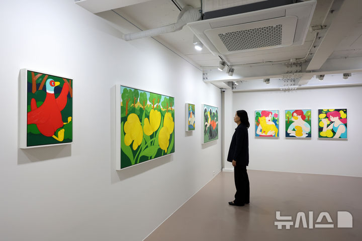호리아트스페이스 삼청동 이전 첫 전시 임희조의 개인전 '서툰행복' [서울=뉴시스] 박진희 기자 = 호리아트스페이스는 삼청동 이전 첫번째 전시인 임희조 개인전 '서툰행복'을 18일 서울 종로구 삼청동 호리아트스페이스에서 개최하고 30점의 회화 작품을 선보인다. 2025.04.18. pak7130@newsis.com