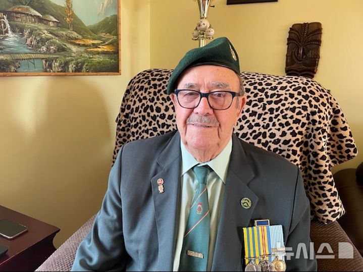 [서울=뉴시스]국가보훈부는 6·25전쟁에 참전해 대한민국을 지키기 위해 목숨을 걸고 싸웠던 고 윌리엄 크라이슬러 캐나다 참전용사의 유해봉환식이 오는 21일 인천국제공항에서 거행된다고 20일 밝혔다. (사진=국가보훈부 제공) 2025.04.20 