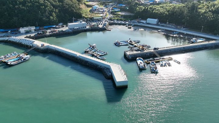 [해남=뉴시스] 북평면 남성항. (사진=해남군 제공) 2025.04.21. photo@newsis.com *재판매 및 DB 금지