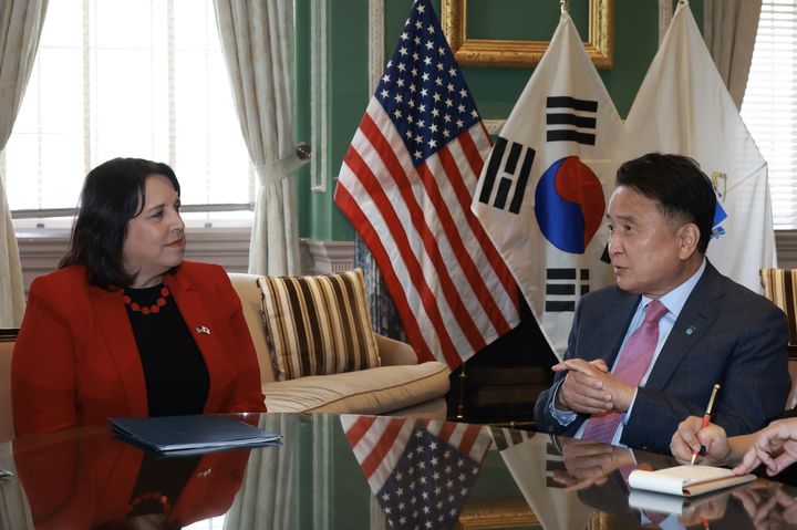 킴 트리콜 미국 매사추세츠 부지사 면담하는 김영환 충북지사. (사진=충북도 제공) *재판매 및 DB 금지