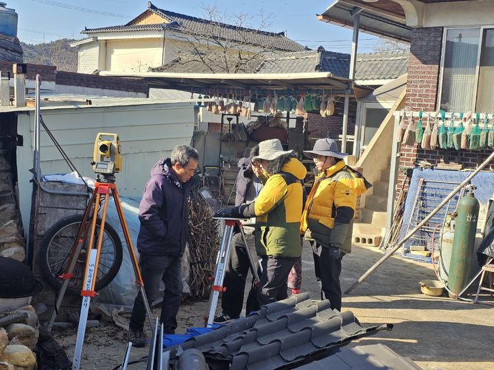 [산청=뉴시스] 산청군 지적재조사 사업 (사진=산청군 제공) 2025. 04. 22. photo@newsis.com *재판매 및 DB 금지