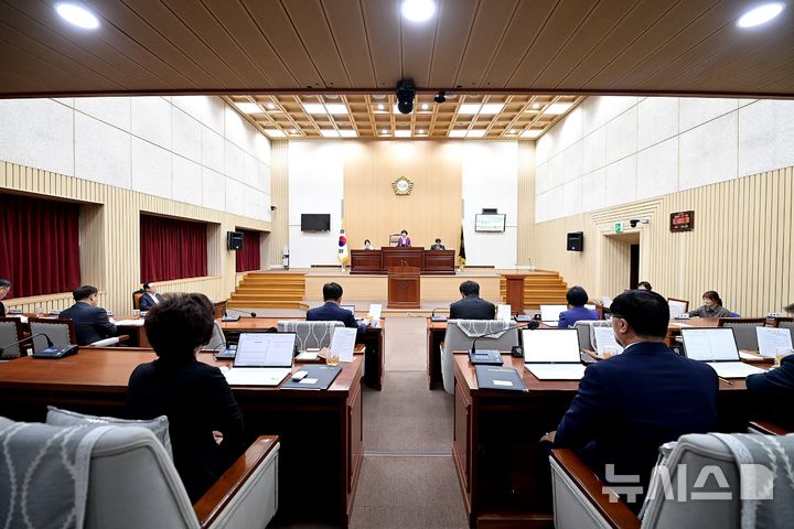 [연천=뉴시스] 제293회 임시회 개회. (사진=연천군의회 제공) 2025.04.22 photo@newsis.com