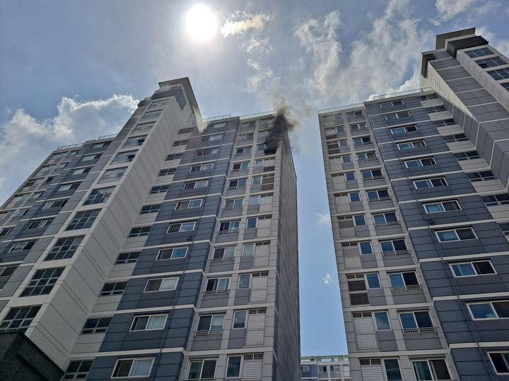 공동주택 화재 모습. (사진=경기도소방재난본부 제공) *재판매 및 DB 금지
