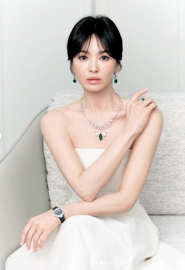 [서울=뉴시스] 송혜교. (사진=송혜교 인스타그램 캡처) 2025.04.23. photo@newsis.com *재판매 및 DB 금지