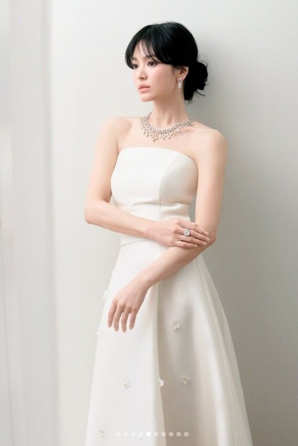 [서울=뉴시스] 송혜교. (사진=송혜교 인스타그램 캡처) 2025.04.23. photo@newsis.com *재판매 및 DB 금지