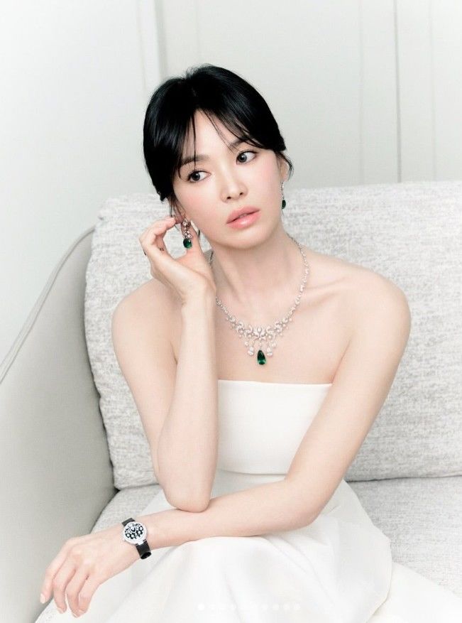 [서울=뉴시스] 송혜교. (사진=송혜교 인스타그램 캡처) 2025.04.23. photo@newsis.com *재판매 및 DB 금지