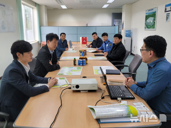 해저케이블 육양국 찾은 중부해경청, 통신시설·수사점검