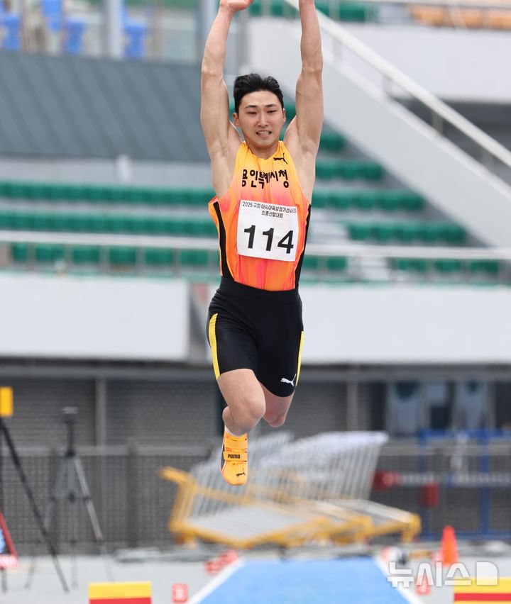 [서울=뉴시스]세단뛰기 유규민. (사진=대한육상연맹 제공)
