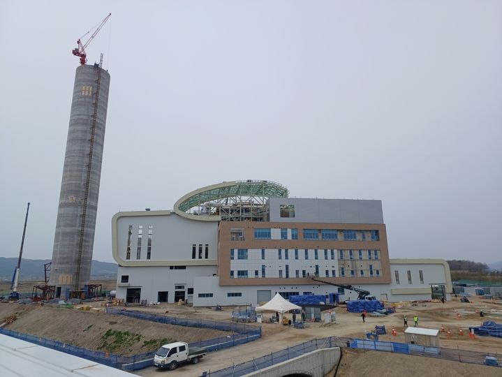 [서산=뉴시스] 충남 서산시 양대동 827·828번지 일원 친환경 체험관광형 자원회수시설 공사 현장 최근 모습. (사진=서산시 제공) 2025.04.24. photo@newsis.com *재판매 및 DB 금지