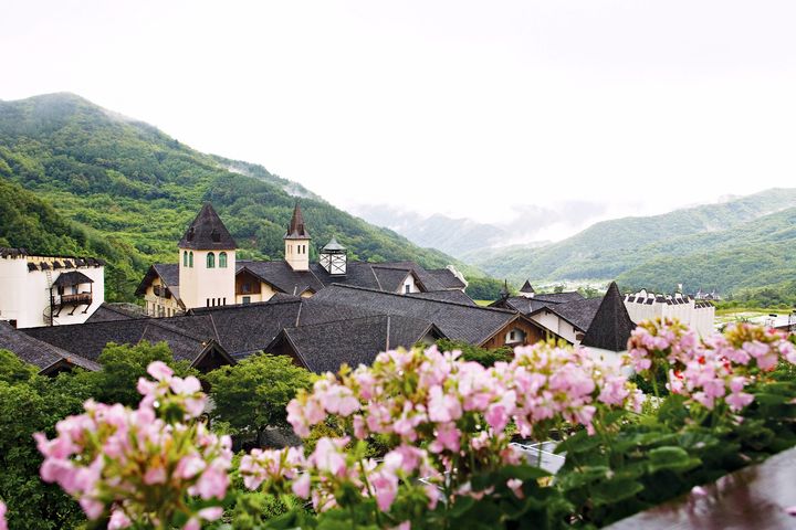 [서울=뉴시스] 부영그룹 무주덕유산리조트 봄 풍경. 2025.04.24. (사진=부영그룹 제공) photo@newsis.com&nbsp; *재판매 및 DB 금지