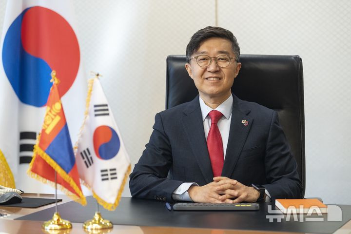 [서울=뉴시스]최진원 주몽골 한국대사. (주몽골 한국대사관 제공).2024.04.24.
