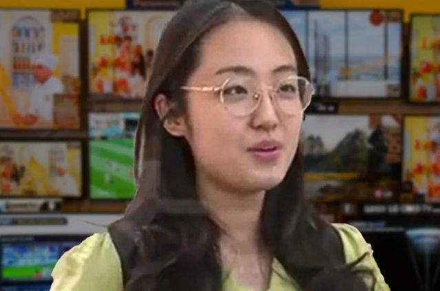 [서울=뉴시스] 23일(현지시각) 홍콩 사우스차이나모닝포스트(SCMP)는 중국 중부 허난성에 있는 정저우 외국어 학교를 졸업한 티안 창의 이야기를 전했다. (사진= SCMP 캡처 ) 2025.04.24. photo@newsis.com *재판매 및 DB 금지