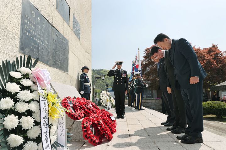 [가평=뉴시스] 가평전투 제74주년 기념행사에 참석한 서태원 가평군수. (사진=가평군 제공) 2025.04.25. photo@newsis.com *재판매 및 DB 금지