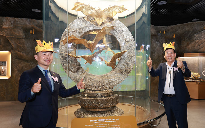 [함평=뉴시스] 전남 함평군은 25일 제27회 함평나비대축제가 이날 개막식을 시작으로 6일간 대장정에 나선다고 밝혔다. (사진 = 함평군 제공) 2025.04.25. photo@newsis.com *재판매 및 DB 금지