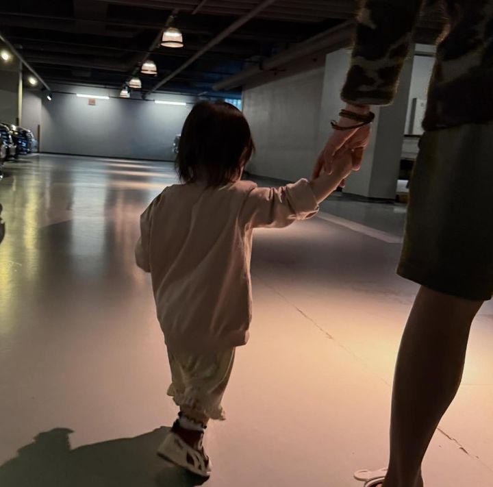 [서울=뉴시스] 이민정 딸. (사진=이민정 인스타그램 캡처) 2025.04.26. photo@newsis.com  *재판매 및 DB 금지