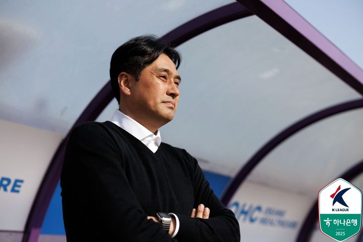 [안양=뉴시스]K리그1 안양 유병훈 감독. (사진=한국프로축구연맹 제공)