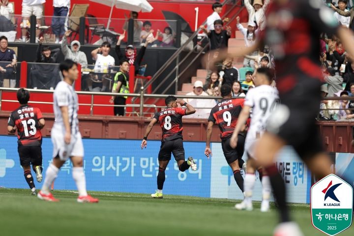 [서울=뉴시스]K리그1 포항 오베르단 결승골. (사진=한국프로축구연맹 제공)