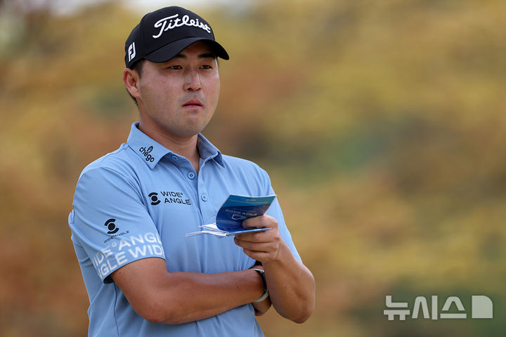 [서울=뉴시스]이태훈, KPGA 우리금융 챔피언십 우승. (사진=KPGA 투어 제공)