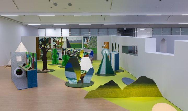 (과천)전현선, 〈우리는 길을 잃기 위해 숲으로 가지〉, 2025, 우드 판넬, 카페트, õ, 펠트, 가변크기(15), 국립현대미술관 제작지원 *재판매 및 DB 금지