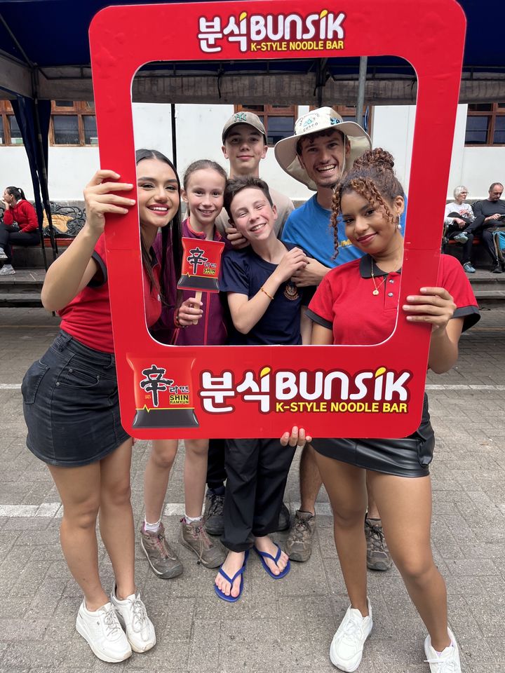 [서울=뉴시스] 농심이 페루에 신라면 분식을 오픈했다. (사진=농심) 2025.04.28. photo@newsis.com *재판매 및 DB 금지