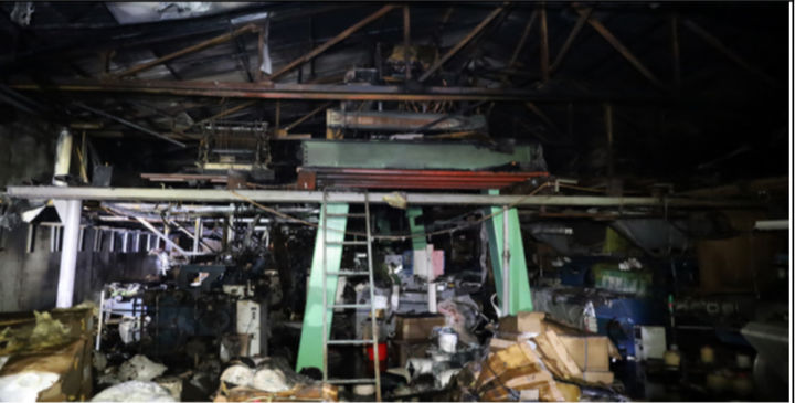 [대구=뉴시스] 27일 오후 6시15분께 대구 달성군 화원읍 설화리 한 공장에서 화재가 발생했다. (사진=대구소방안전본부 제공) 2025.04.28. photo@newsis.com *재판매 및 DB 금지