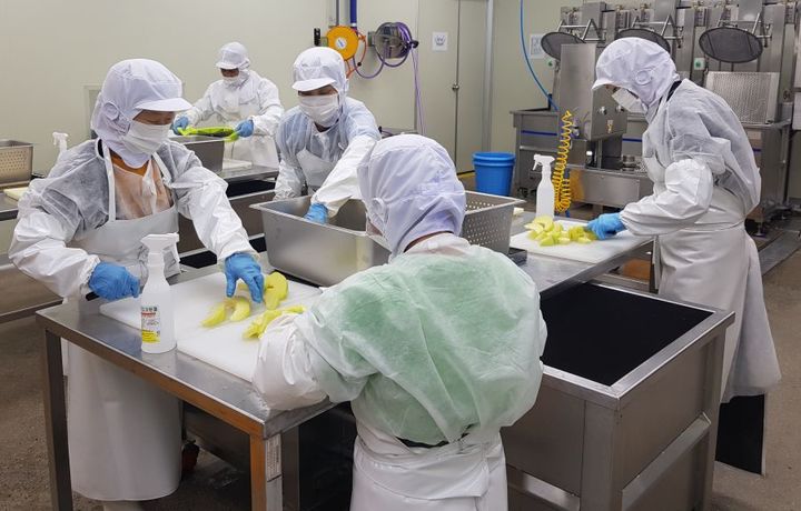 28일 춘천시는 이달 말부터 시비 1억8000만 원을 투입해 ‘초등 돌봄교실‧다함께돌봄센터 어린이 과일 간식 지원사업’을 본격 추진한다 고 밝혔다. 춘천시 제공.