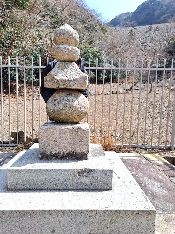 [울산=뉴시스] 대마도 소재 선조 임금의 딸(공주) 무덤. (사진=김문길 소장 제공) 2025.04.28. photo@newsis.com *재판매 및 DB 금지