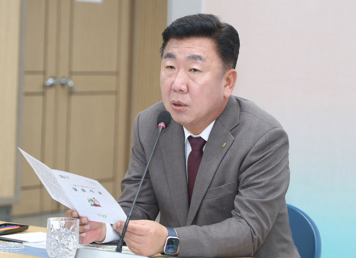 [청주=뉴시스] 월간업무보고 주재하는 이범석 청주시장. (사진=청주시 제공) 2025.04.28. photo@newsis.com *재판매 및 DB 금지