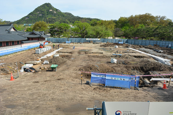 [서울=뉴시스] 경복궁 영훈당 권역 복원현장 남측 전경 (사진=국가유산청 제공) 2025.04.28. photo@newsis.com *재판매 및 DB 금지