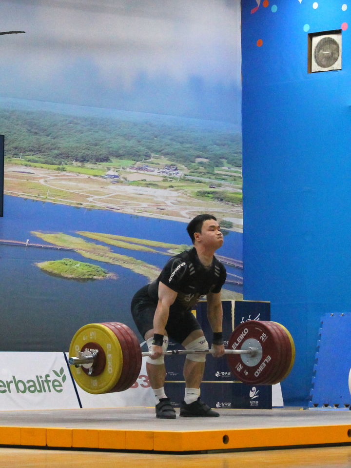 [서울=뉴시스] 제84회 문곡서상천배 역도경기대회에서 남자 81㎏급 용상 한국 신기록을 수립한 손현호. (사진=대한역도연맹 제공) *재판매 및 DB 금지