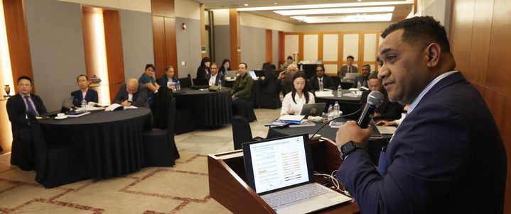[대전=뉴시스] 28일 조달청-ADB 전자조달 연수회에 참가한 아태지역 전자조달 공무원들이 자국 조달행정에 대해 설명하고 있다.(사진=조달청 제공) *재판매 및 DB 금지