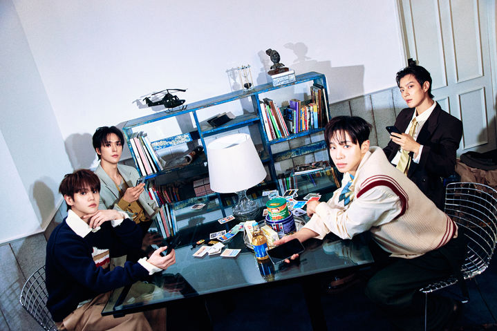 [서울=뉴시스] 하이라이트. (사진 = 어라운드 어스 제공) 2025.04.28. photo@newsis.com. *재판매 및 DB 금지