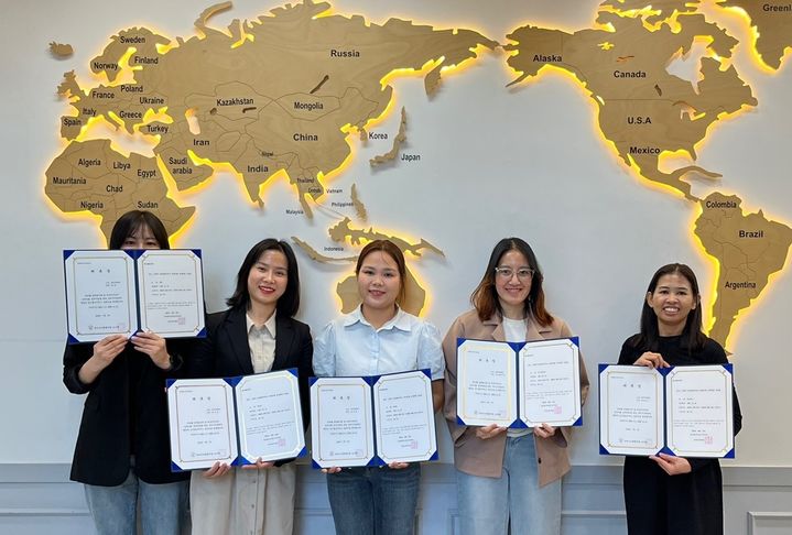 [구미=뉴시스] 맘코치 위촉식. (사진=구미시가족센터 제공) 2025.04.29 photo@newsis.com *재판매 및 DB 금지